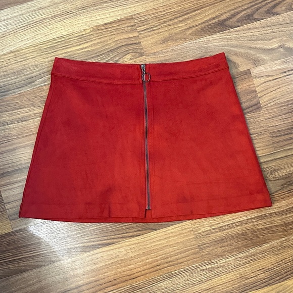 Zara BurntRed Zippered Women's Skirt - Picture 3 of 5